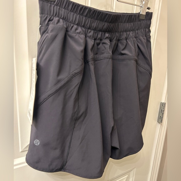 NWT Lululemon Track That shorts 5” lined - Picture 2 of 7